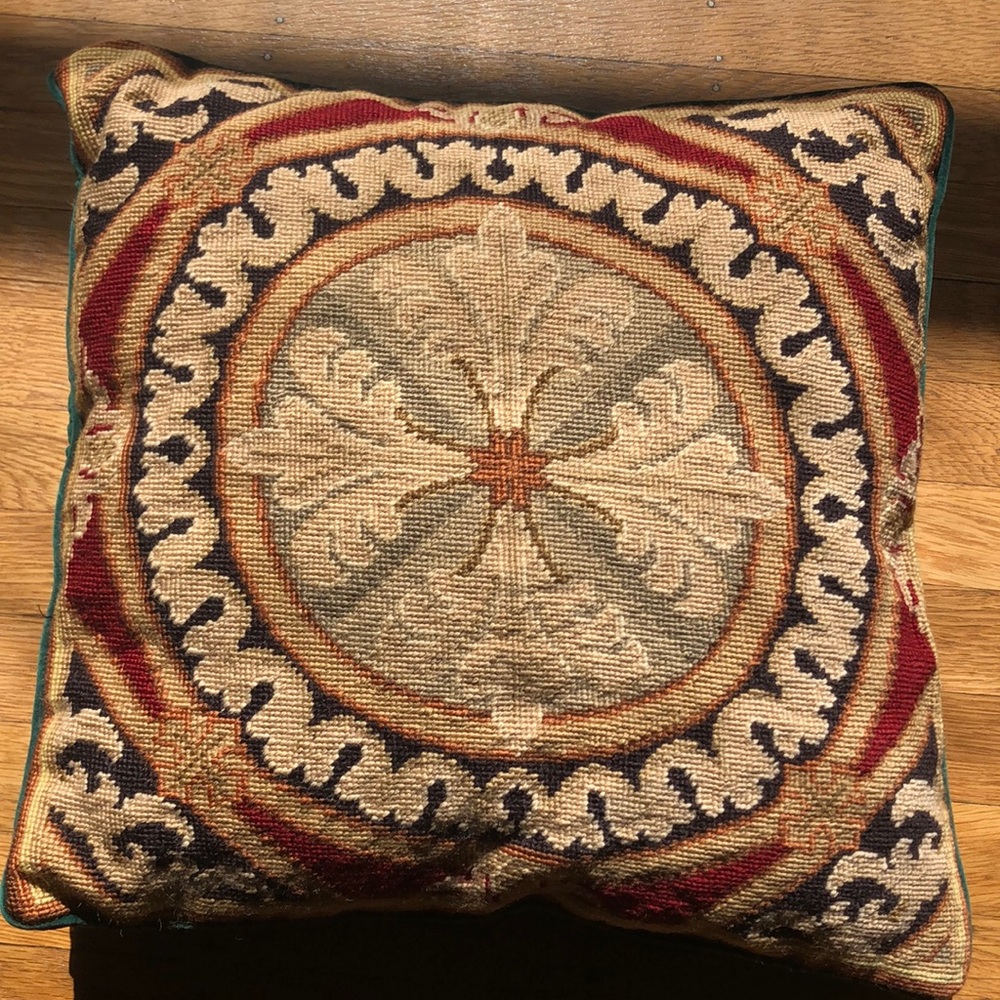 Hand knit accent pillow